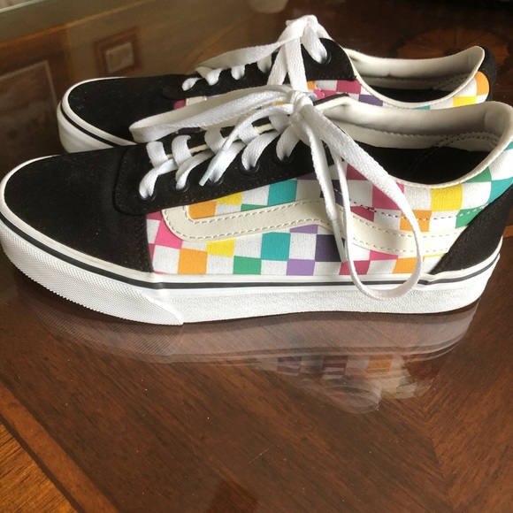 Vans - Picture 5 of 6